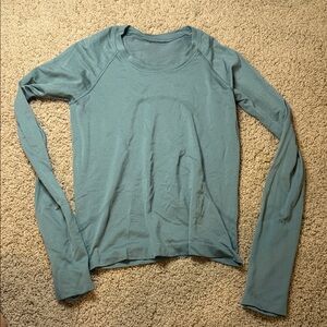 Lululemon green long sleeve top
